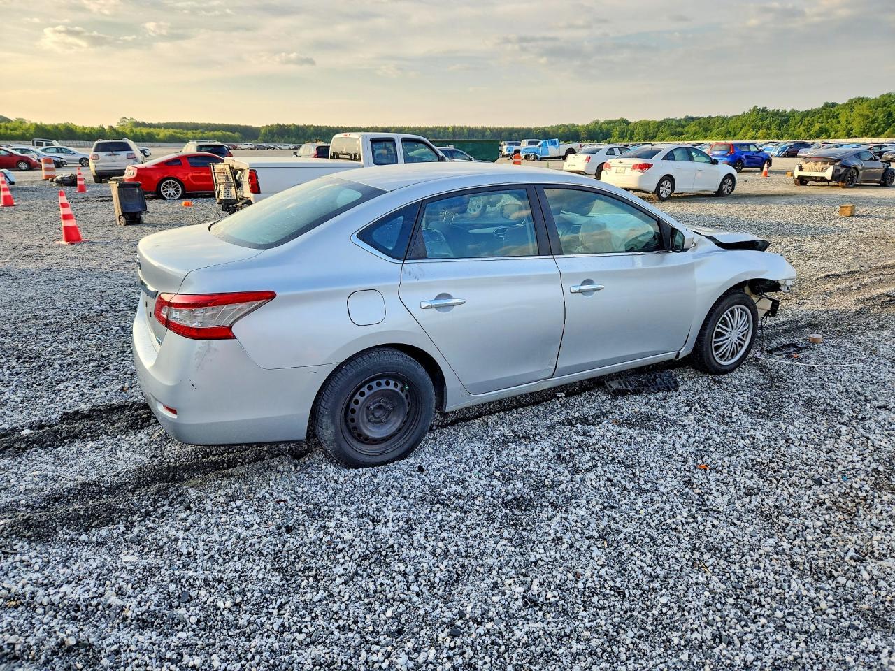 2014 Nissan Sentra S - Фото 3