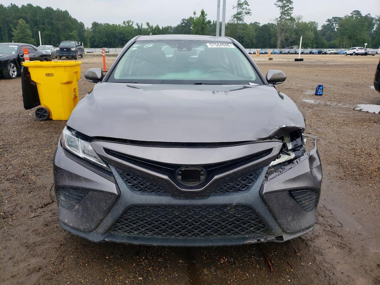 2019 Toyota Camry Se - Фото 5