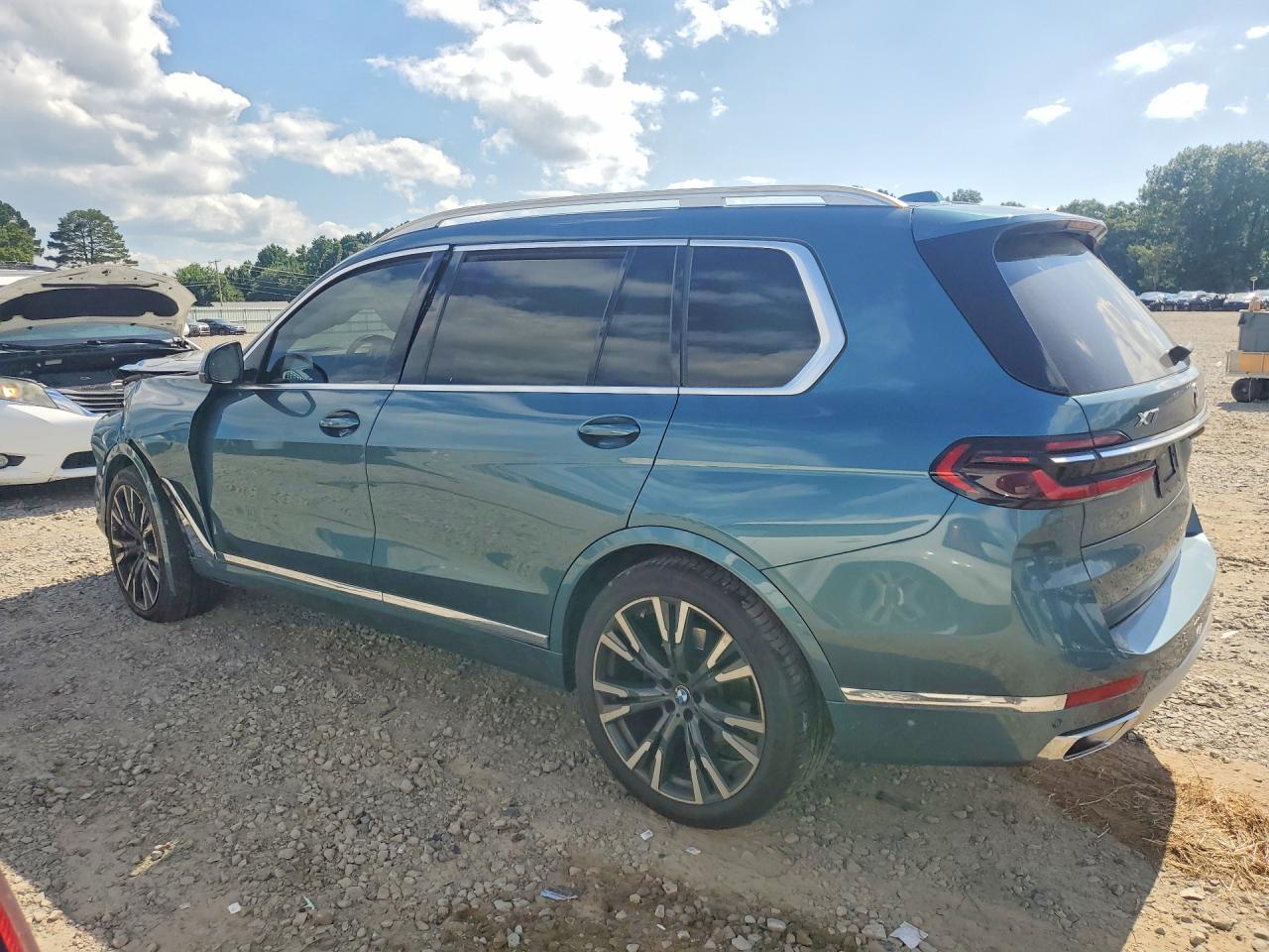 2023 BMW X7 xDrive40I - Фото 2