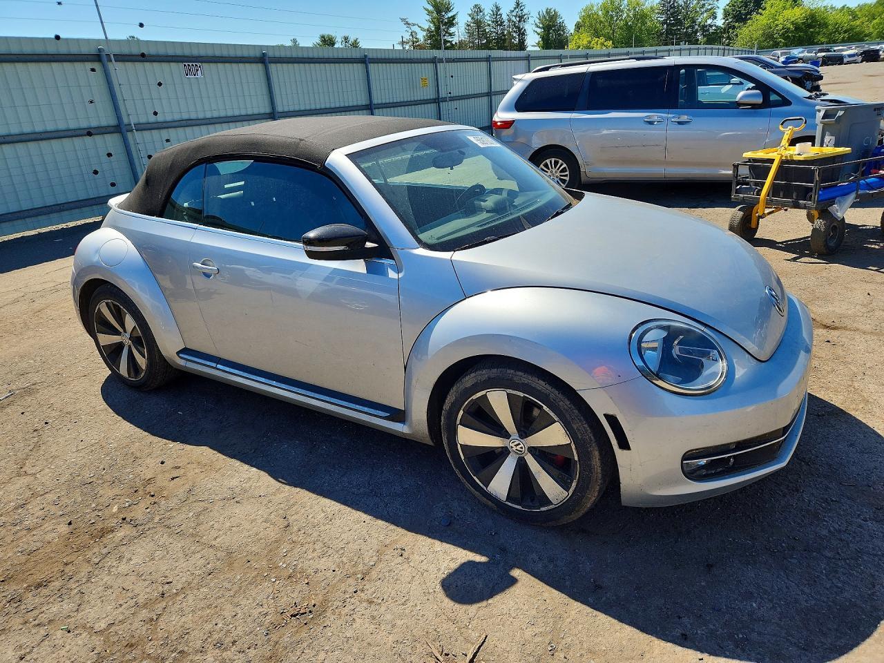 2013 Volkswagen Beetle Turbo - Image 4