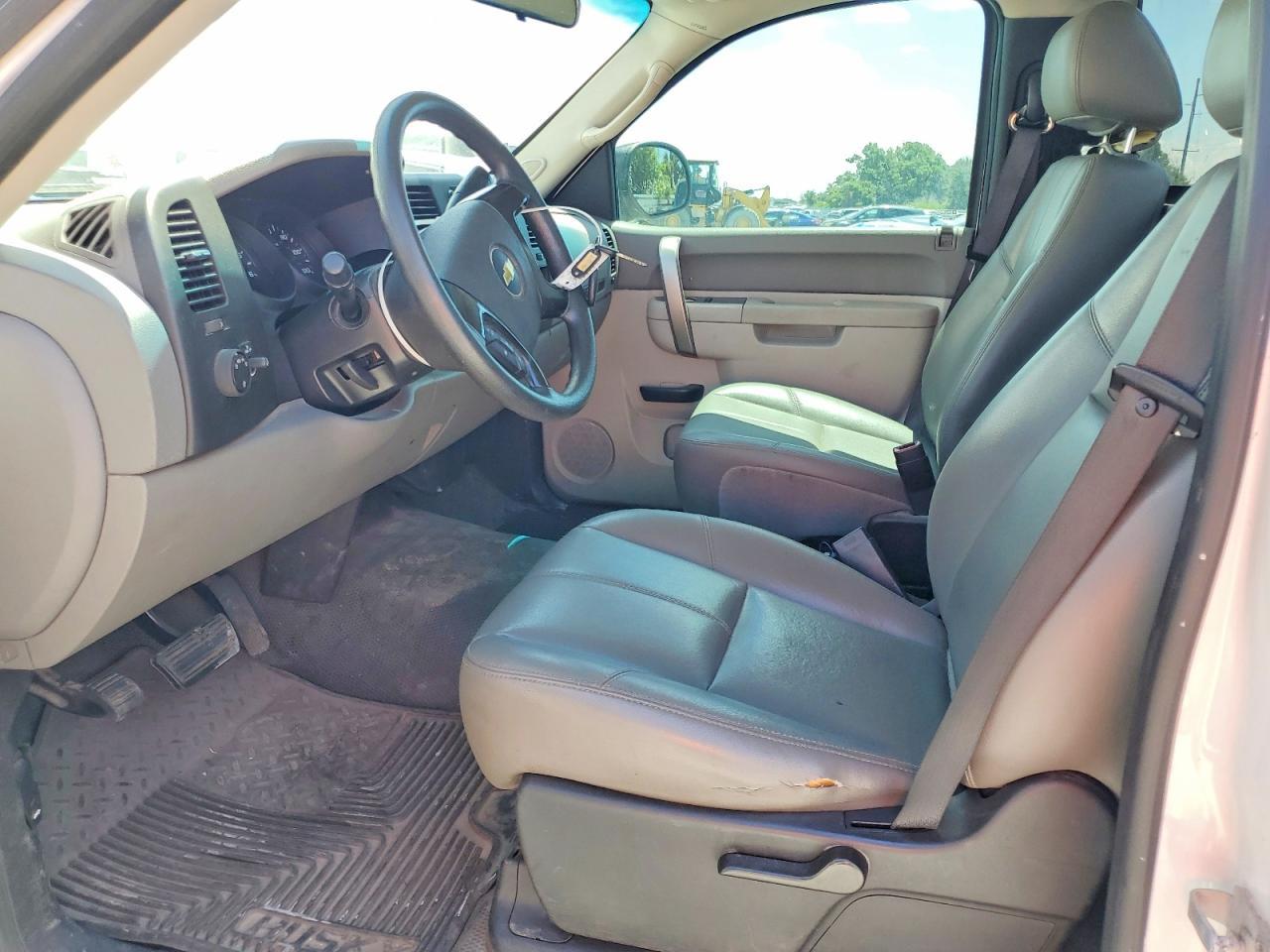 2012 Chevrolet Silverado C1500 - Image 7