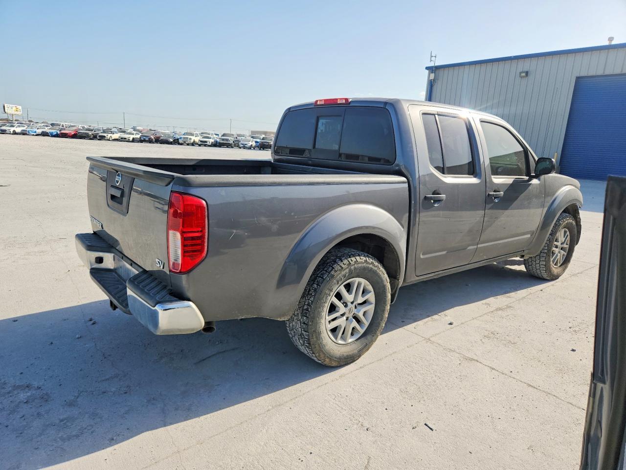 2019 Nissan Frontier Sv - Image 3