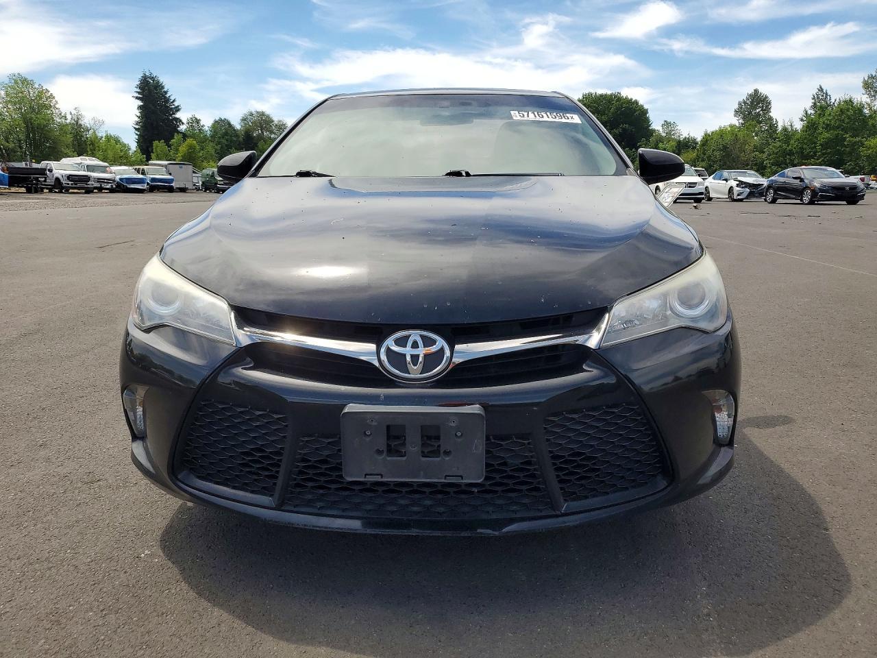 2017 Toyota Camry Se - Фото 5