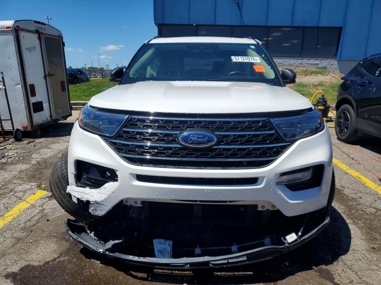 2022 Ford Explorer Xlt - Фото 5