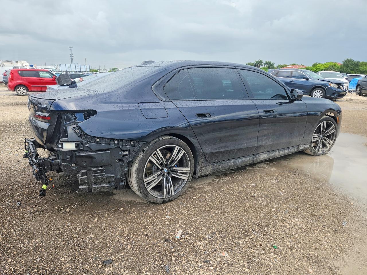 2025 BMW I7 xDrive60 - Фото 3