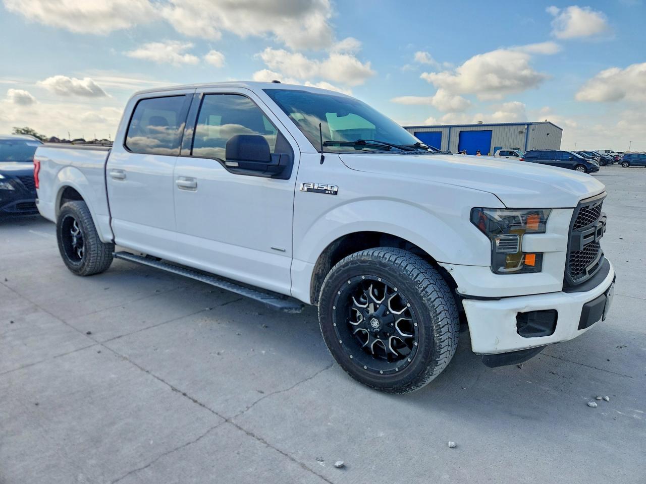 2015 Ford F150 Supercrew - Фото 4