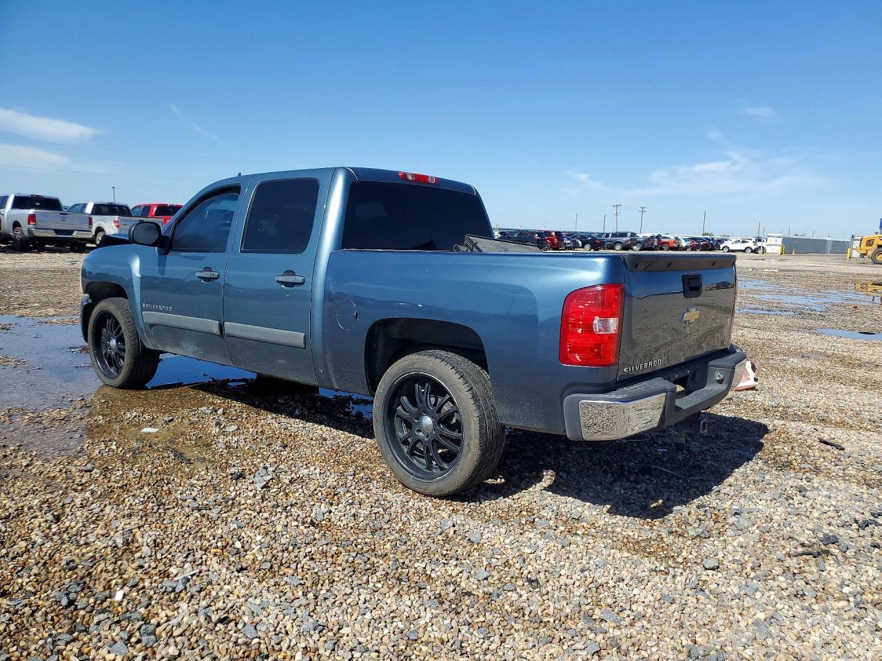 2008 Chevrolet Silverado C1500 - Image 2