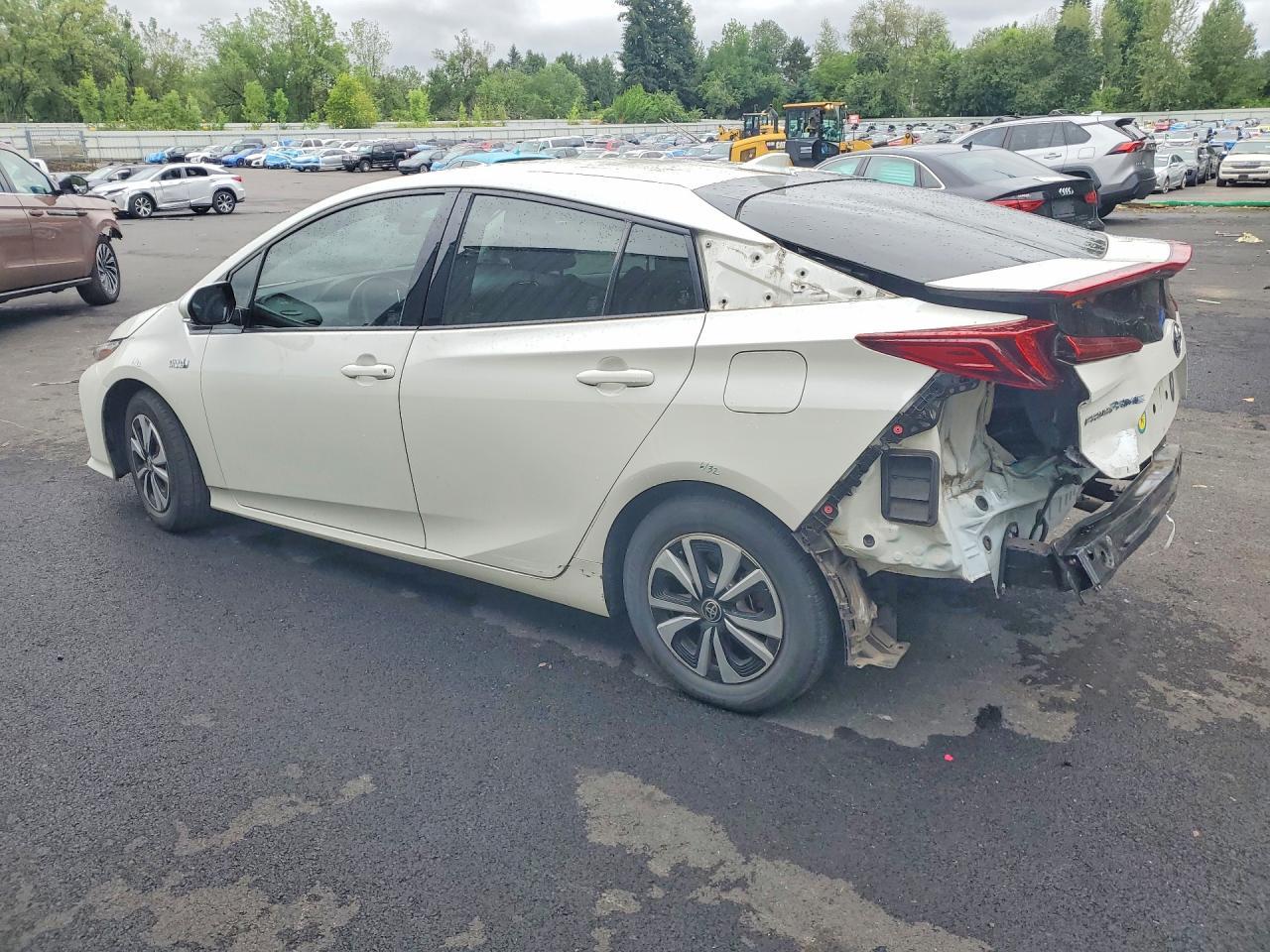 2017 Toyota Prius Prime Plus - Image 2