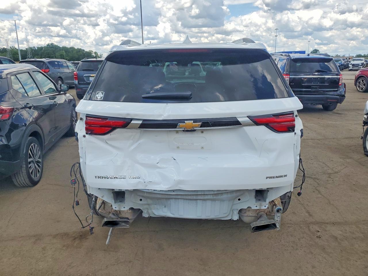 2023 Chevrolet Traverse Premier - Image 6