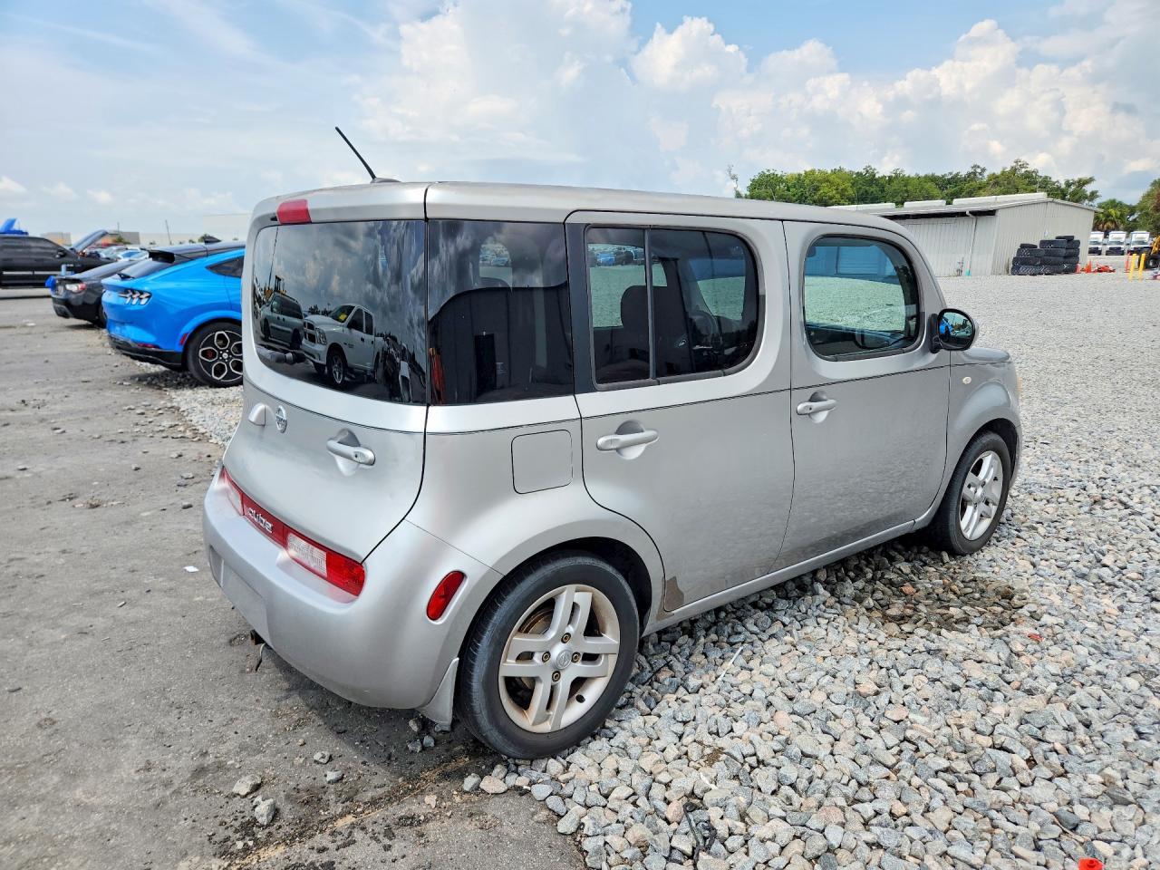 2010 Nissan Cube 1.8 - Фото 3
