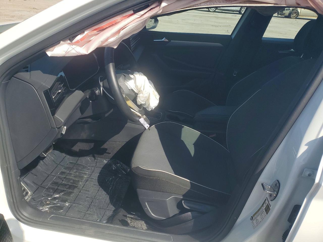 2025 Volkswagen Jetta Sport - Фото 7