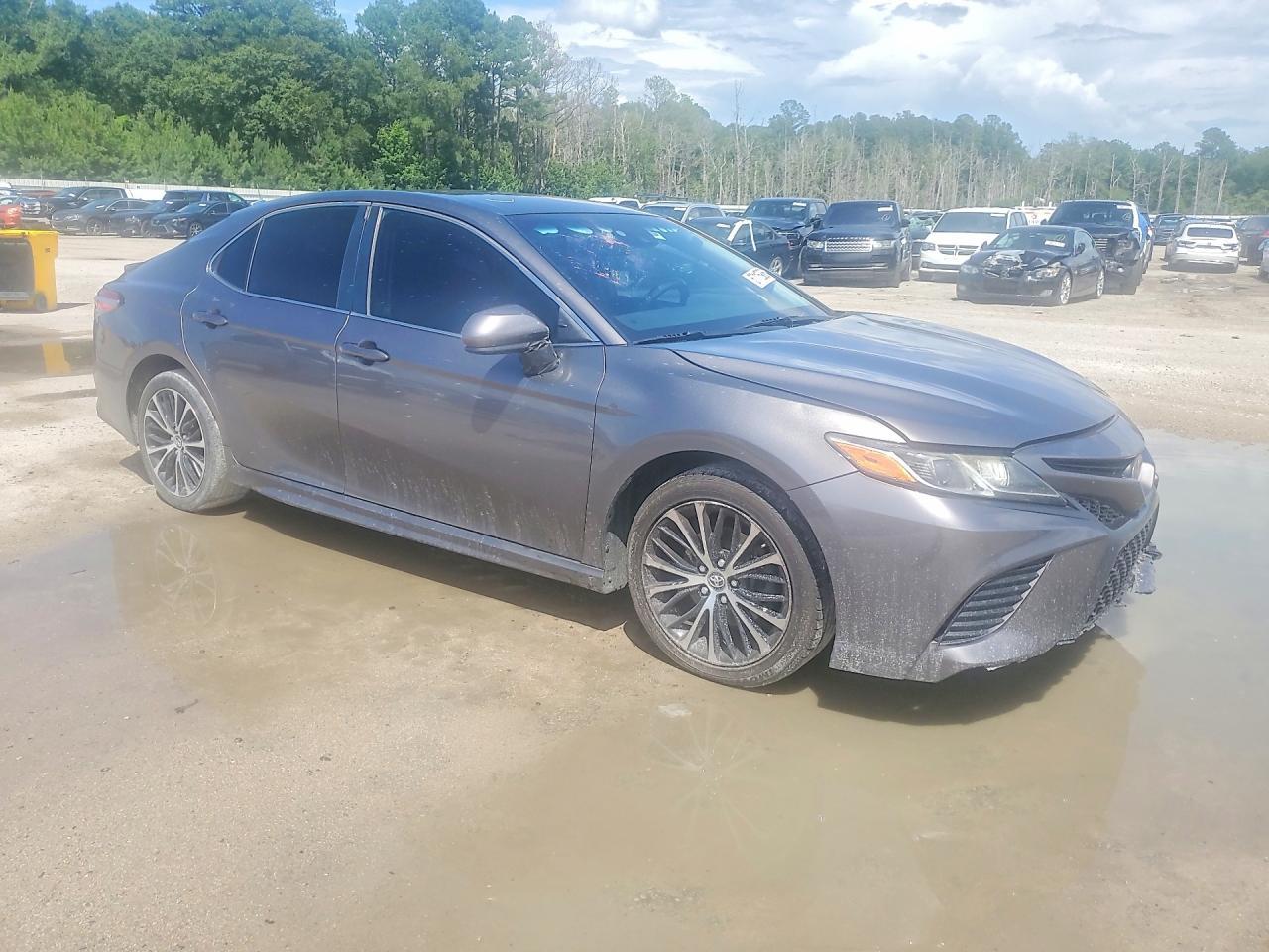 2018 Toyota Camry Se - Image 4