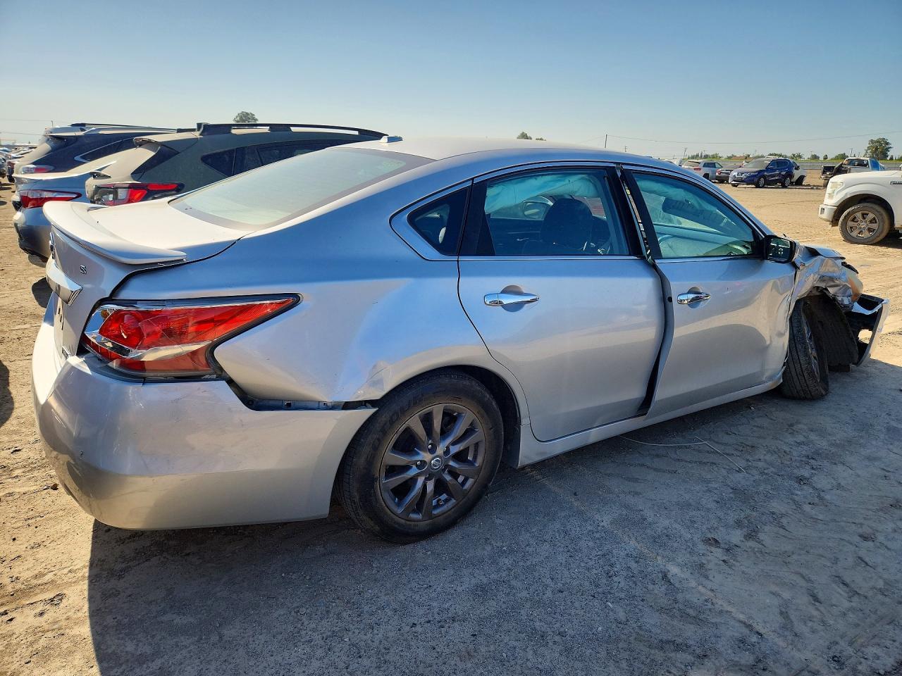 2015 Nissan Altima 2.5 S - Фото 3