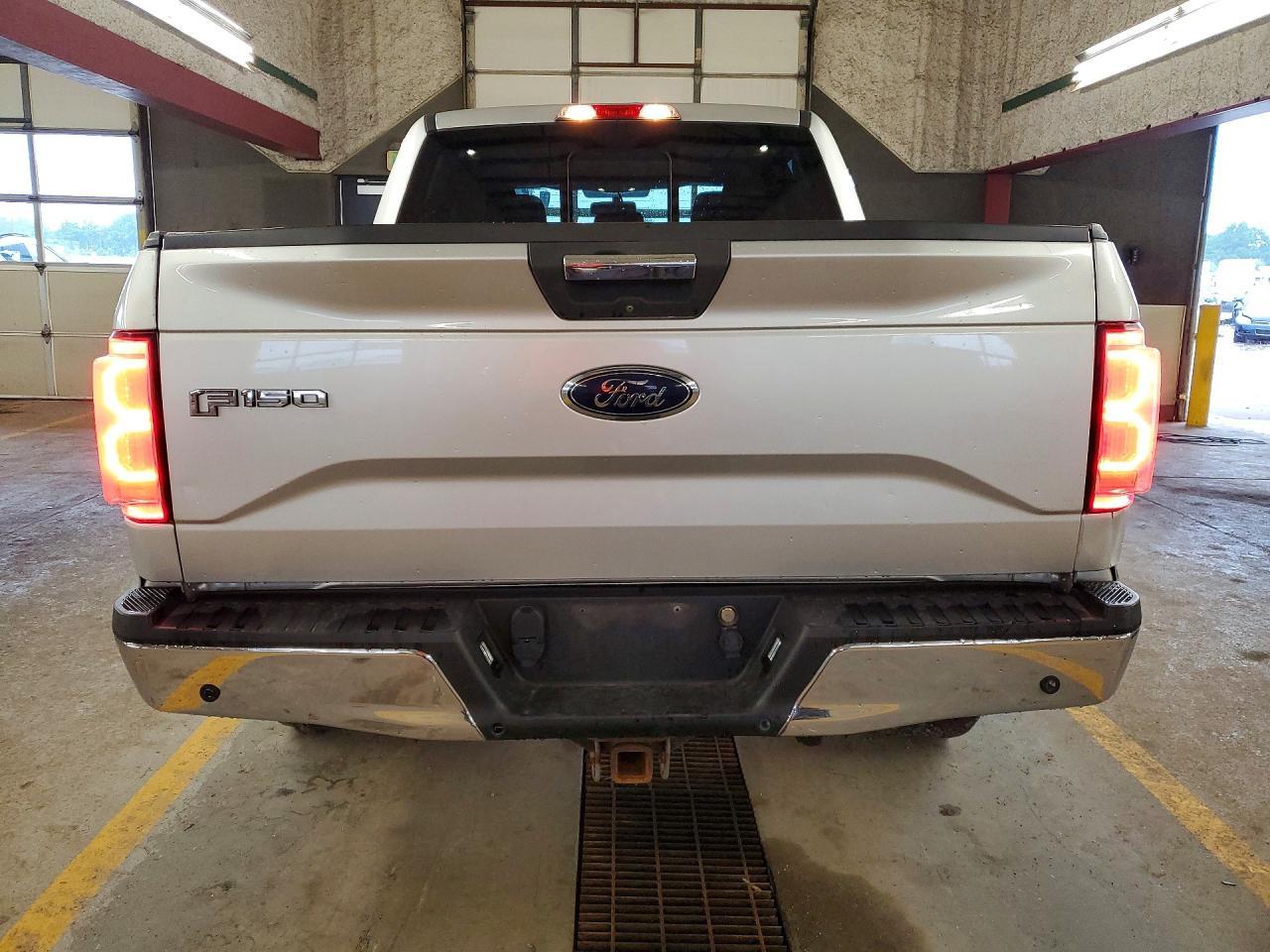 2015 Ford F150 Supercrew - Фото 6