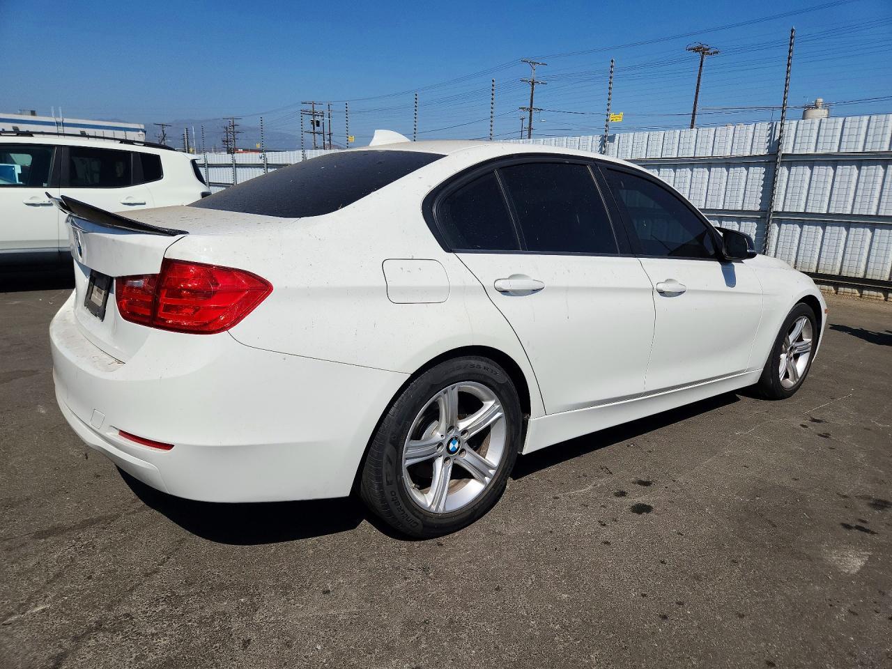 2015 BMW 320 I - Фото 3