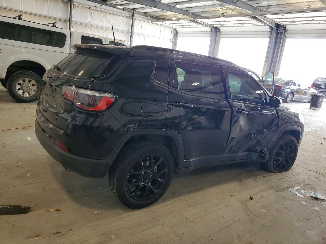 2022 Jeep Compass Latitude - Фото 3