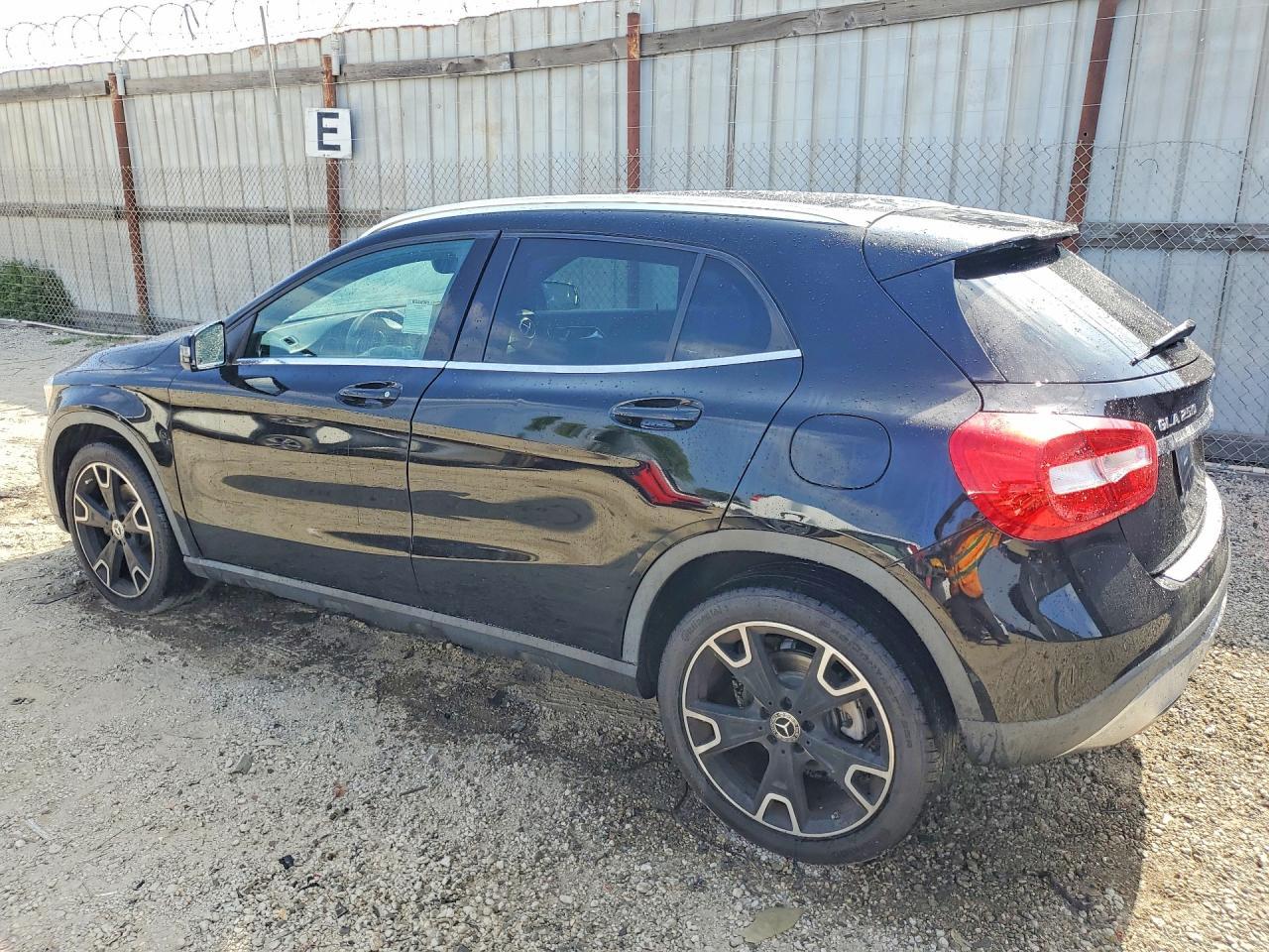 2020 Mercedes-Benz Gla 250 - Image 2