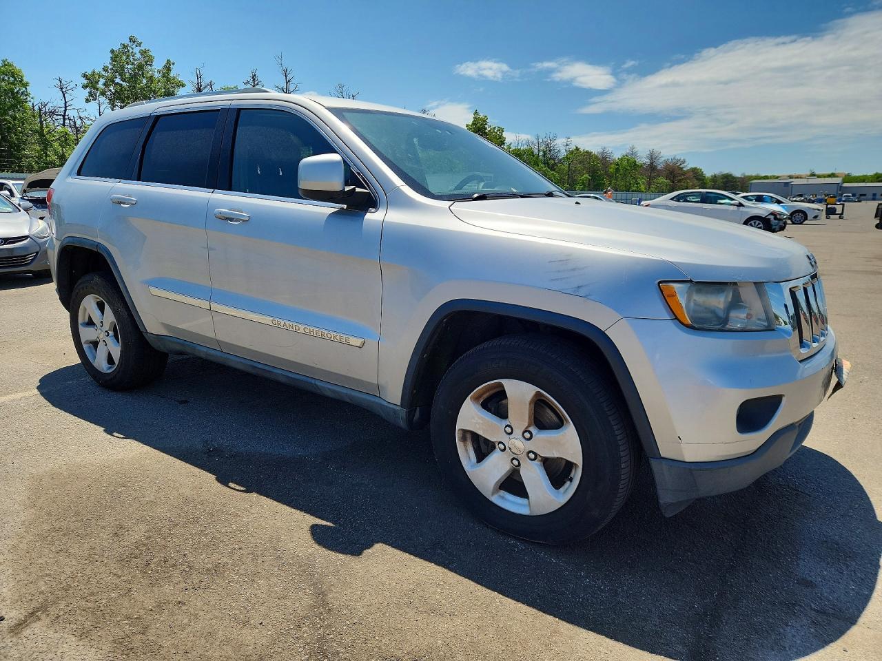 2011 Jeep Grand Cherokee - Image 4