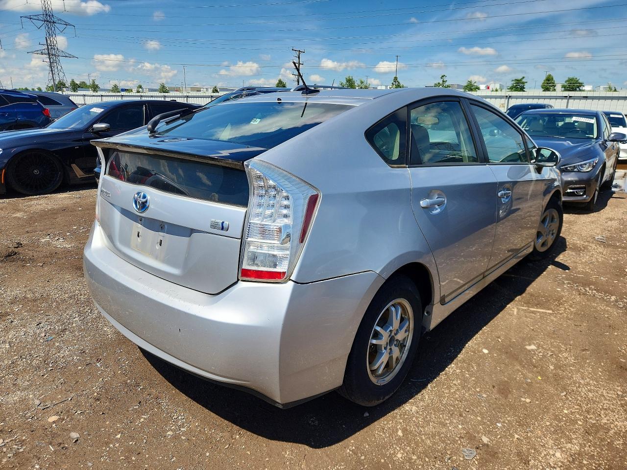 2011 Toyota Prius Two - Фото 3