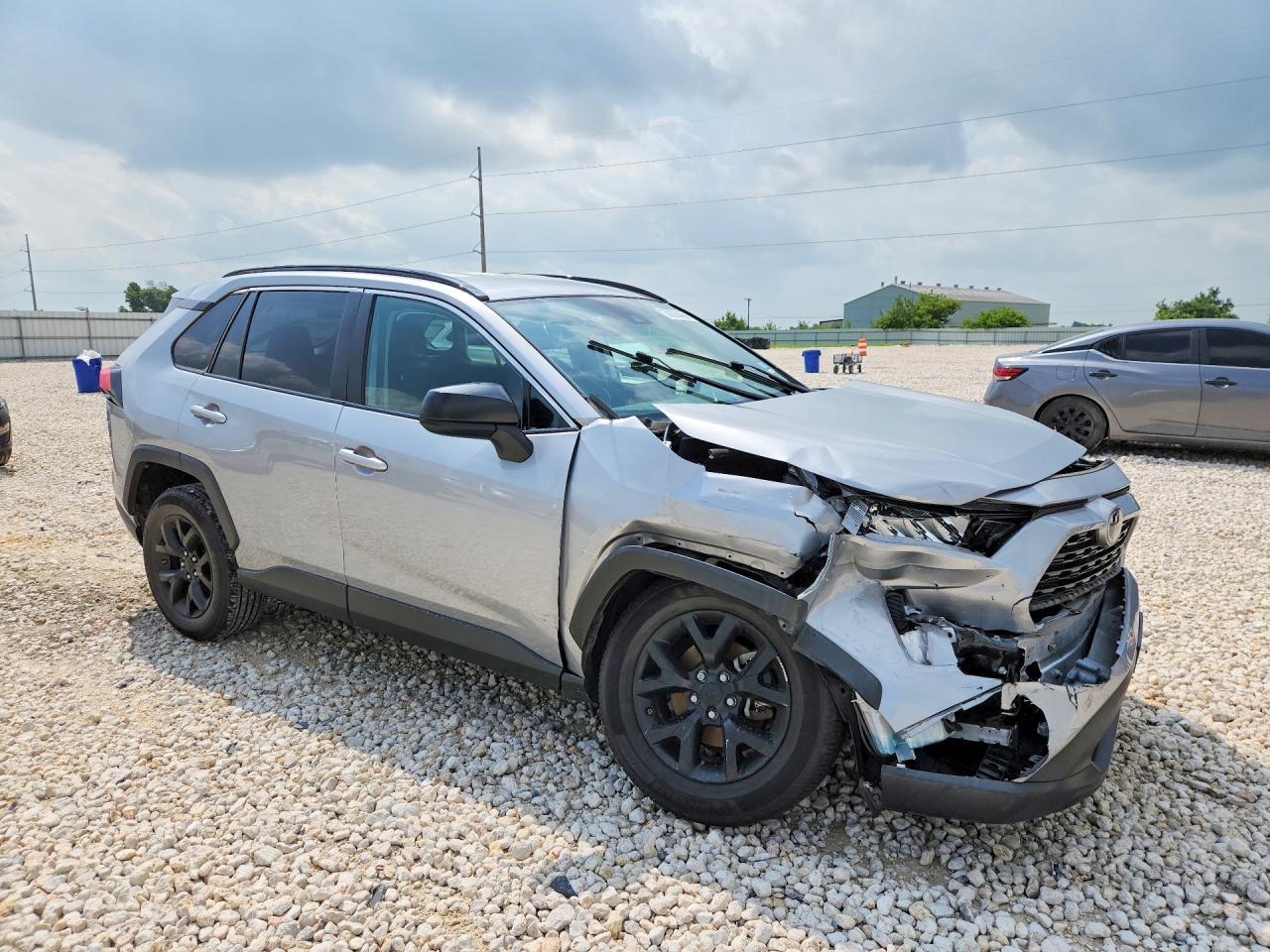 2021 Toyota Rav4 Le - Фото 4