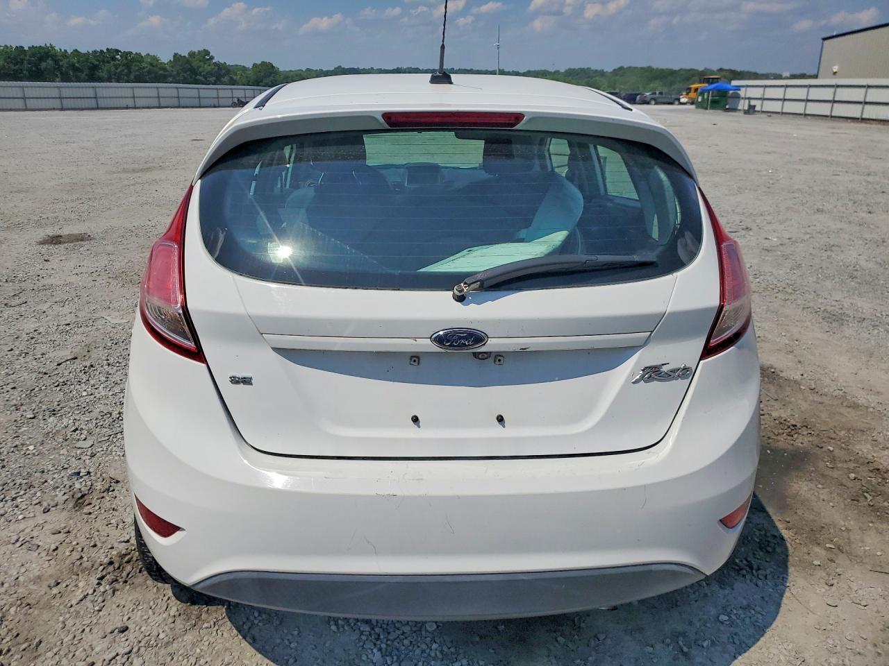 2019 Ford Fiesta Se - Image 6