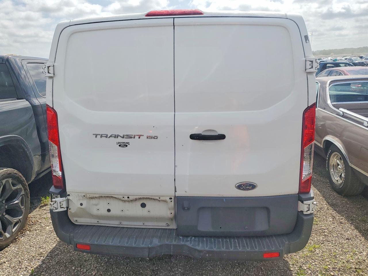 2015 Ford Transit T-150 - Фото 6
