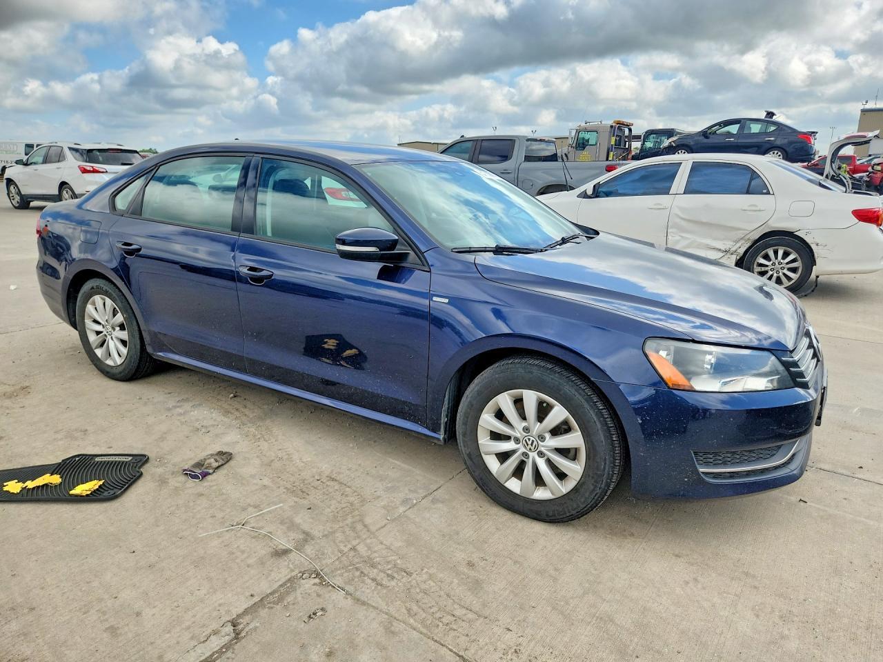 2015 Volkswagen Passat S - Фото 4