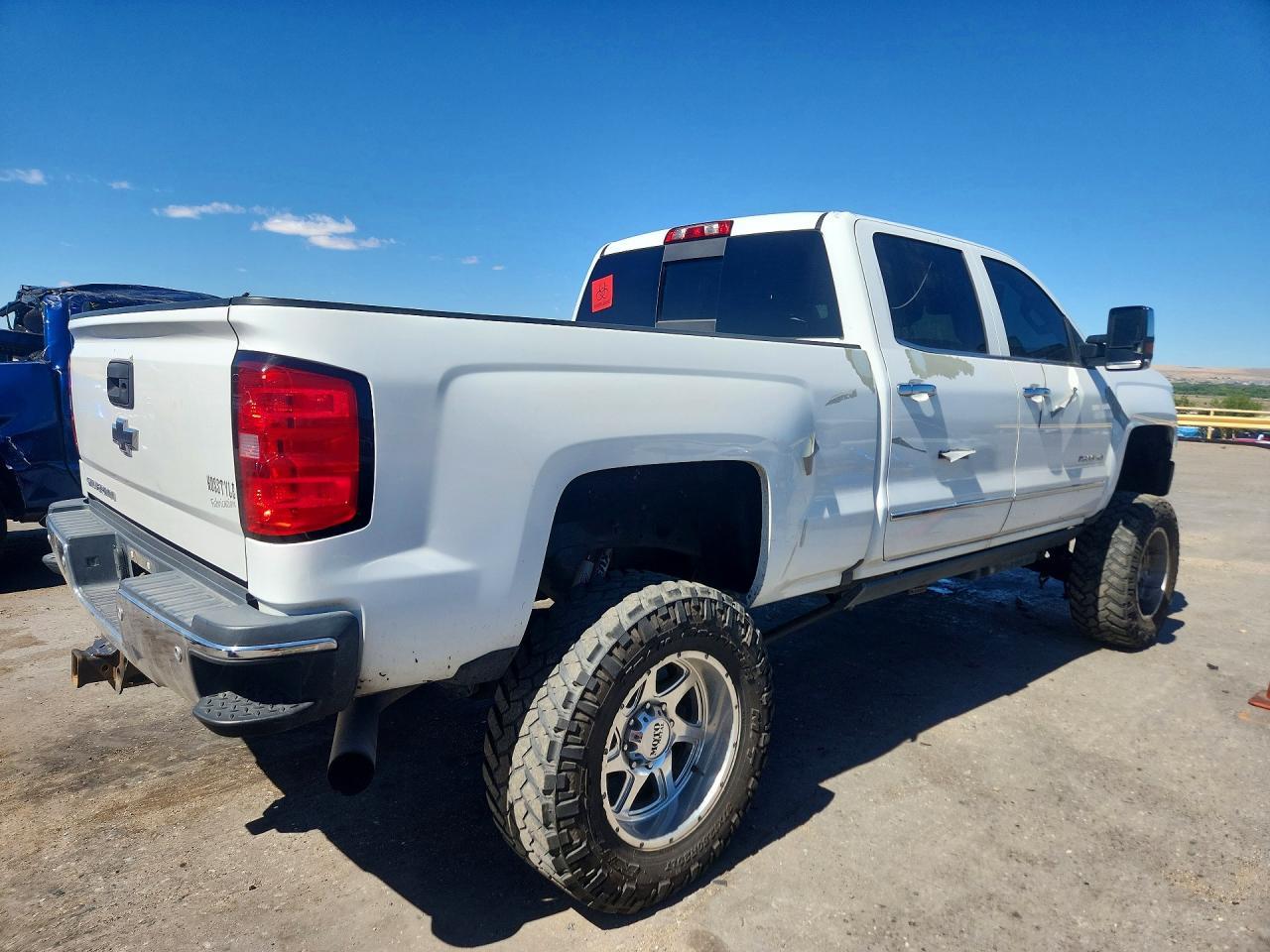 2016 Chevrolet Silverado K2500 Heavy Duty Ltz - Image 3
