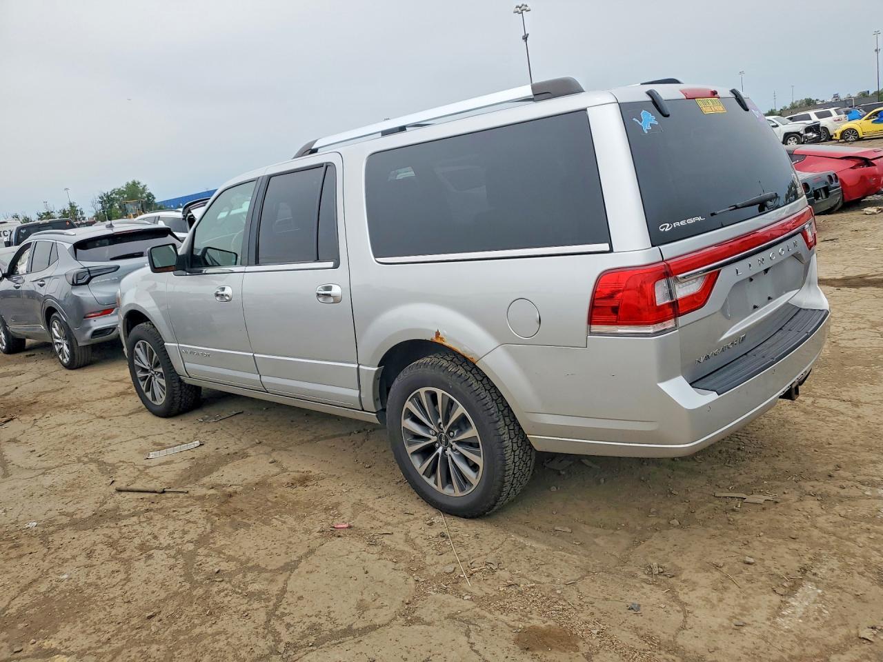 2017 Lincoln Navigator L Select - Image 2