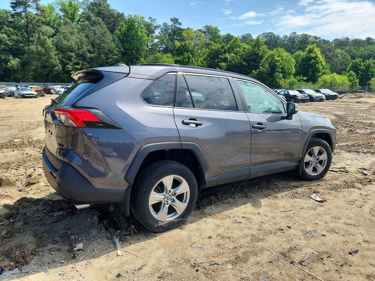 2022 Toyota Rav4 Xle - Image 3