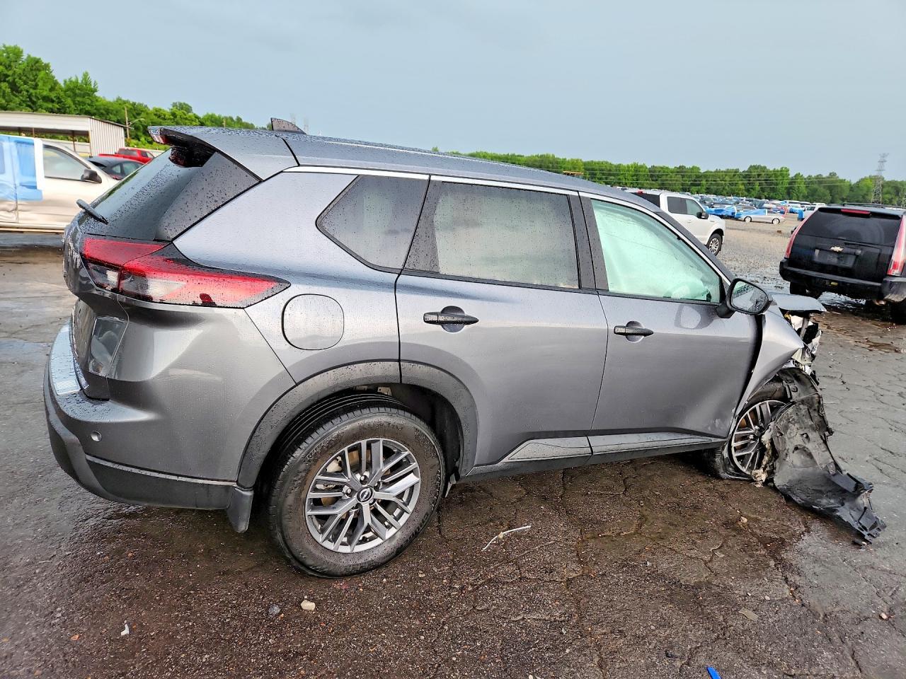 2025 Nissan Rogue S - Image 3