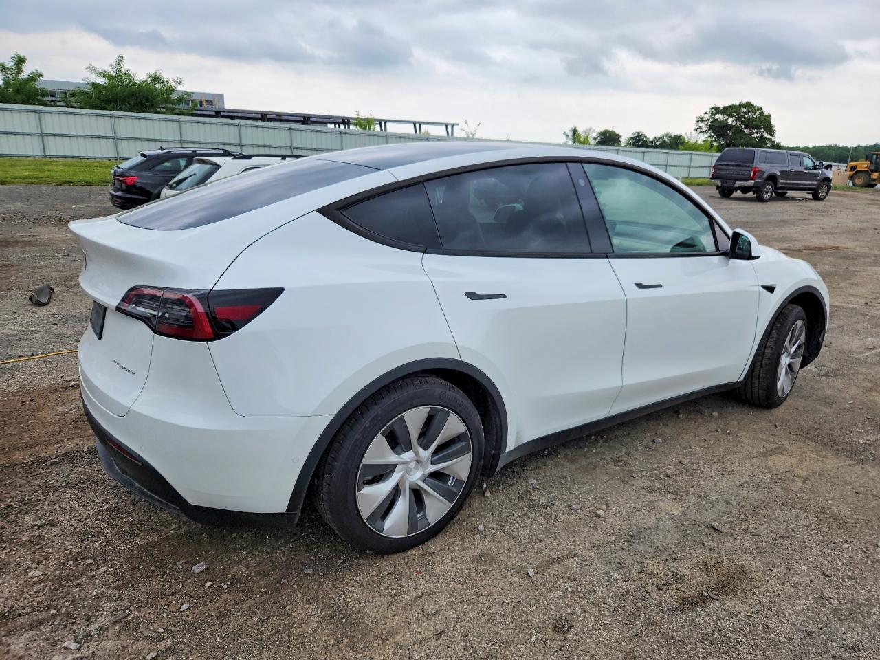 2021 Tesla Model Y - Image 3