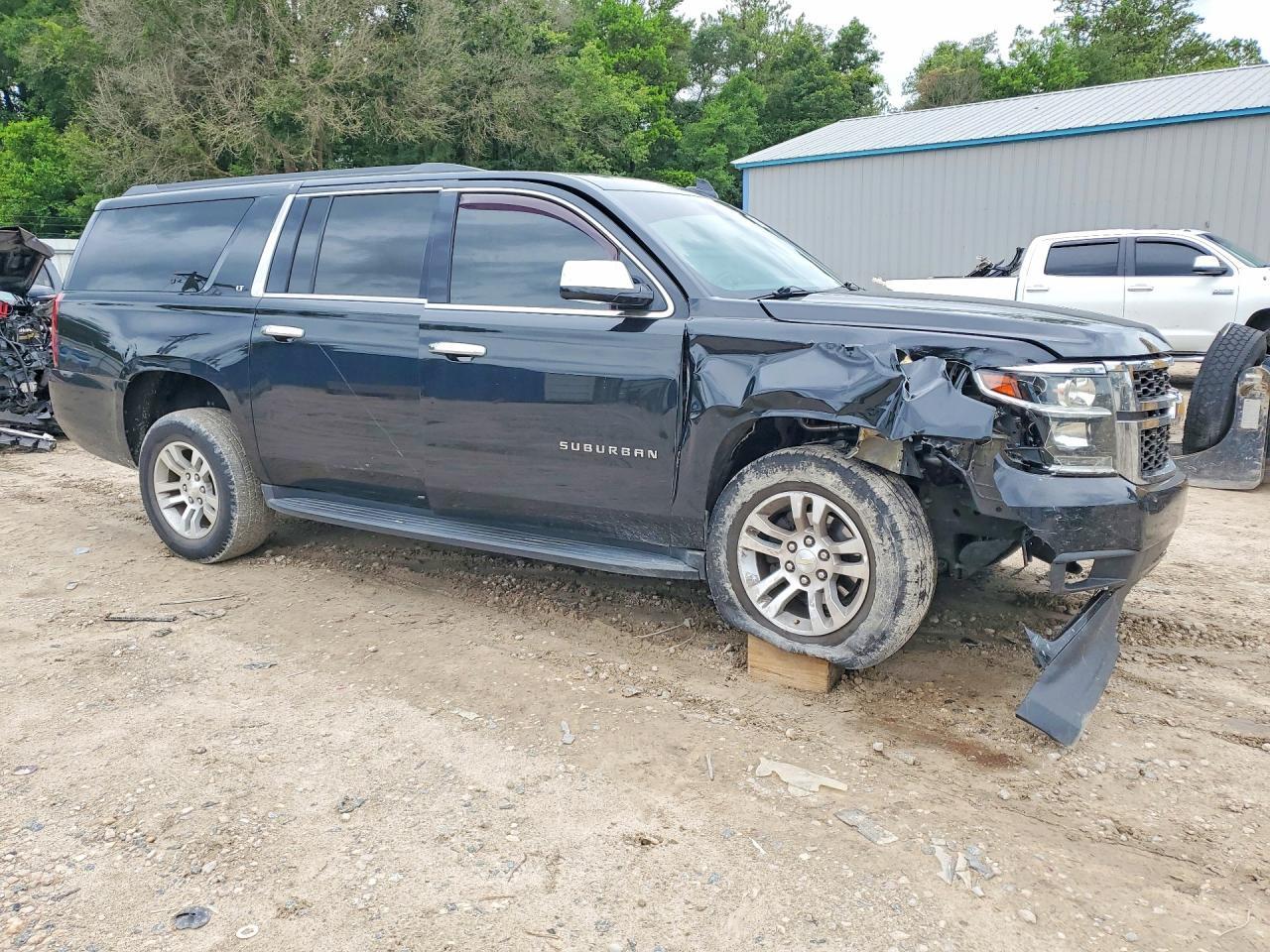 2019 Chevrolet Suburban C1500 Lt - Image 4