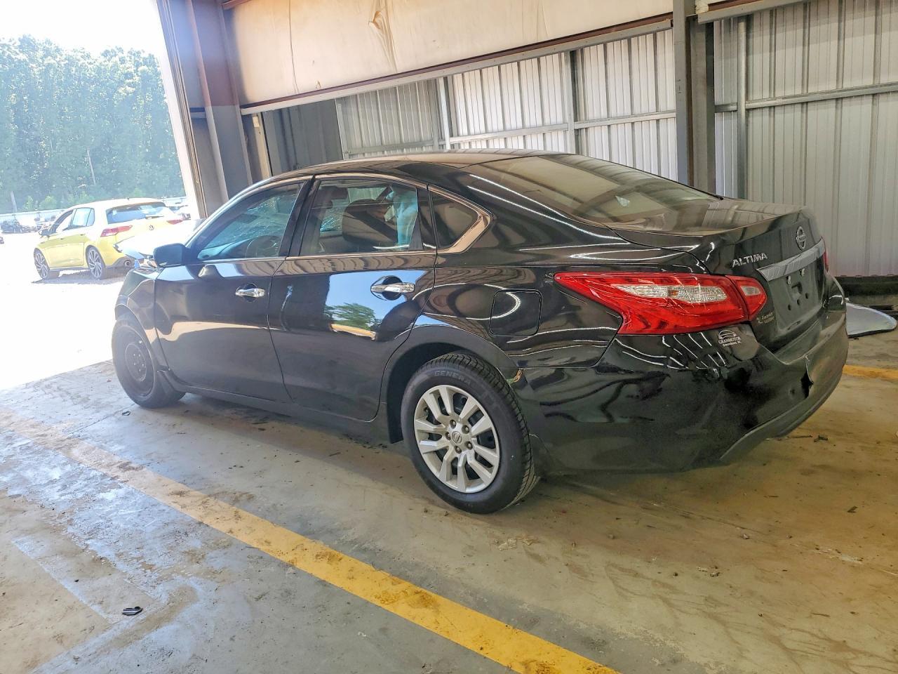 2017 Nissan Altima 2.5 S - Фото 2
