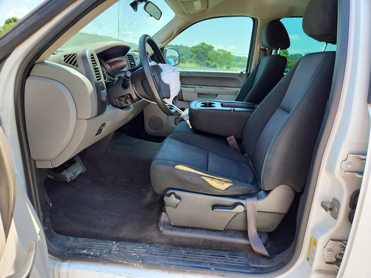 2011 Chevrolet Silverado C2500 Heavy Duty - Image 7