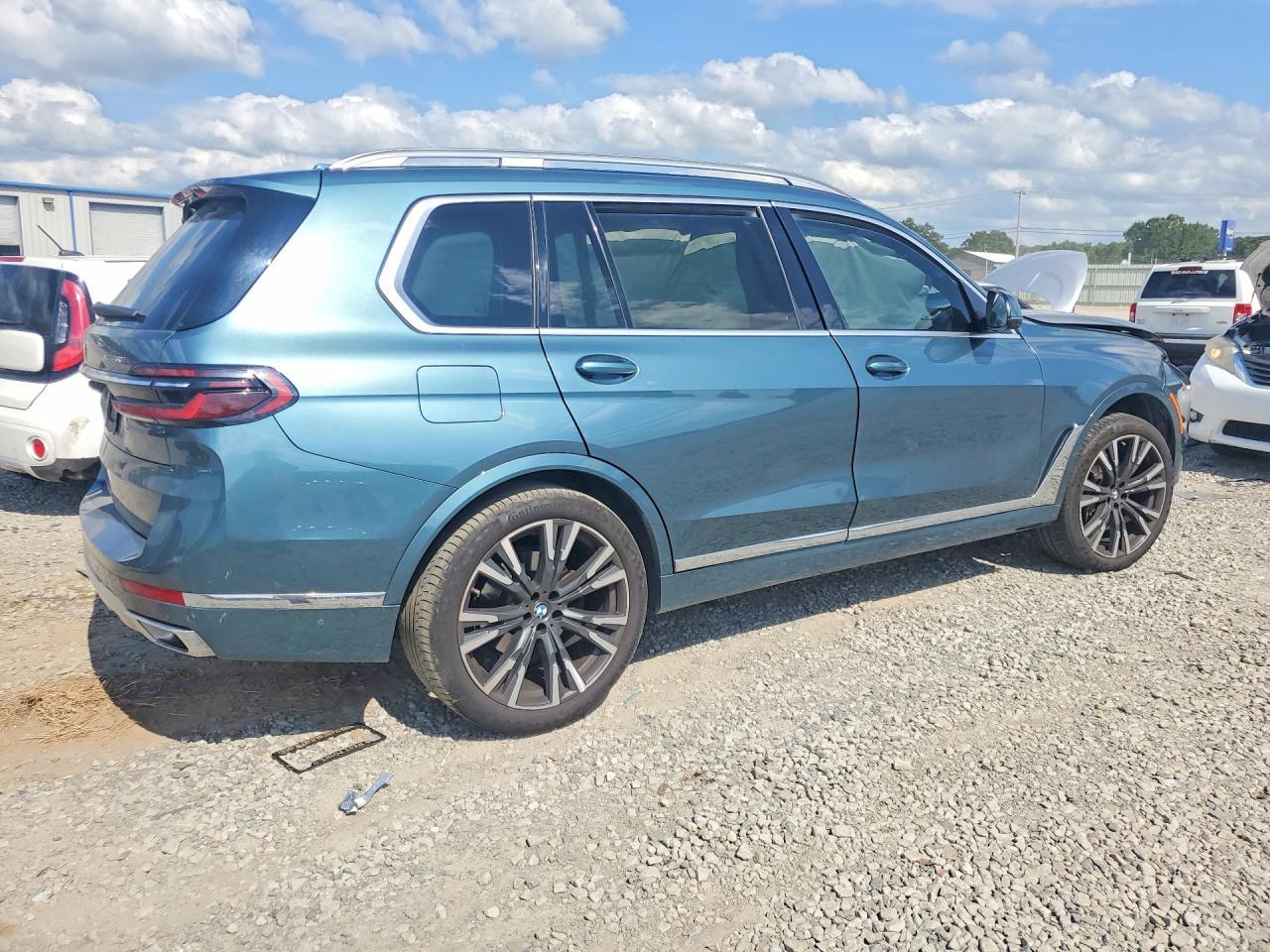 2023 BMW X7 xDrive40I - Фото 3