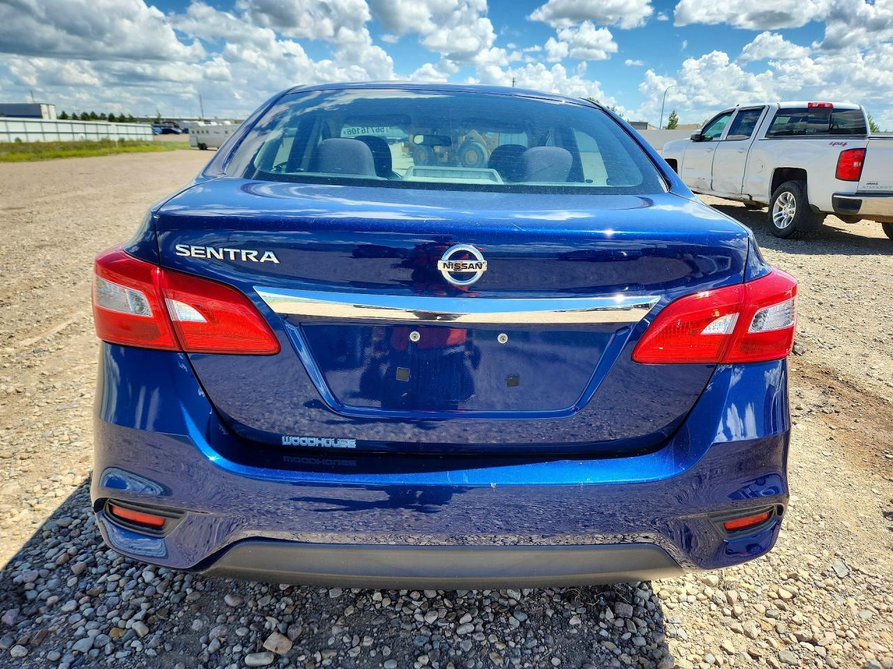 2017 Nissan Sentra S - Image 6