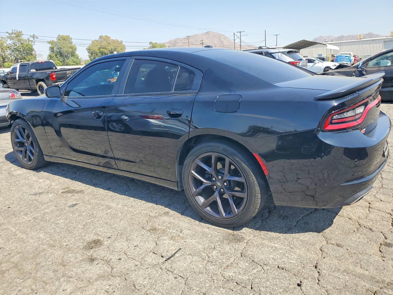 2020 Dodge Charger Sxt - Фото 2