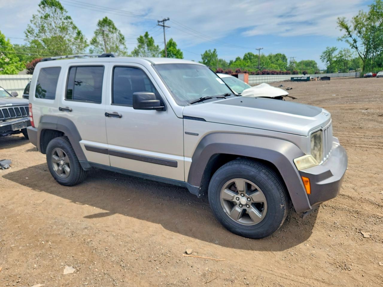 2010 Jeep Liberty Renegade - Фото 4