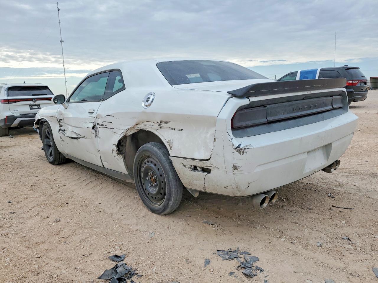 2014 Dodge Challenger Sxt - Image 2