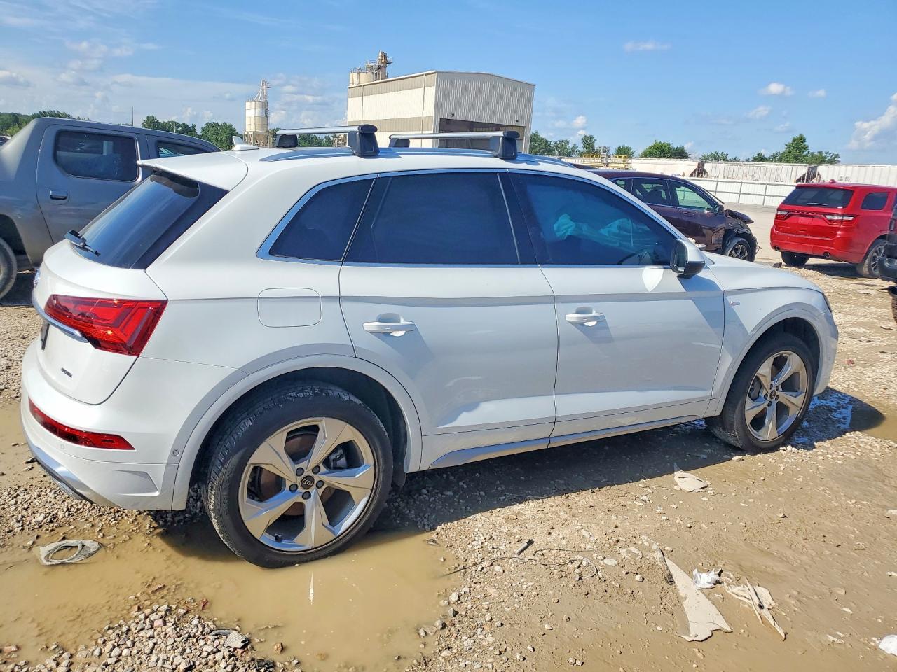 2024 Audi Q5 Prestige 45 - Image 3