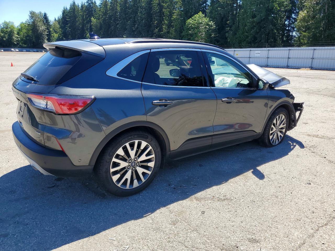2020 Ford Escape Titanium - Image 3