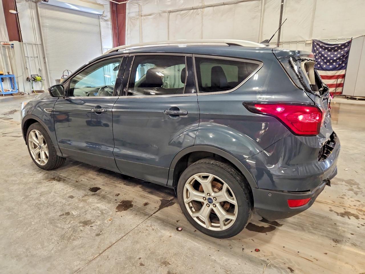 2019 Ford Escape Titanium - Image 2