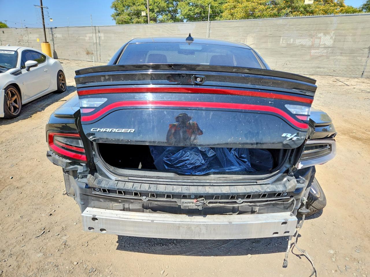 2018 Dodge Charger R - Image 6