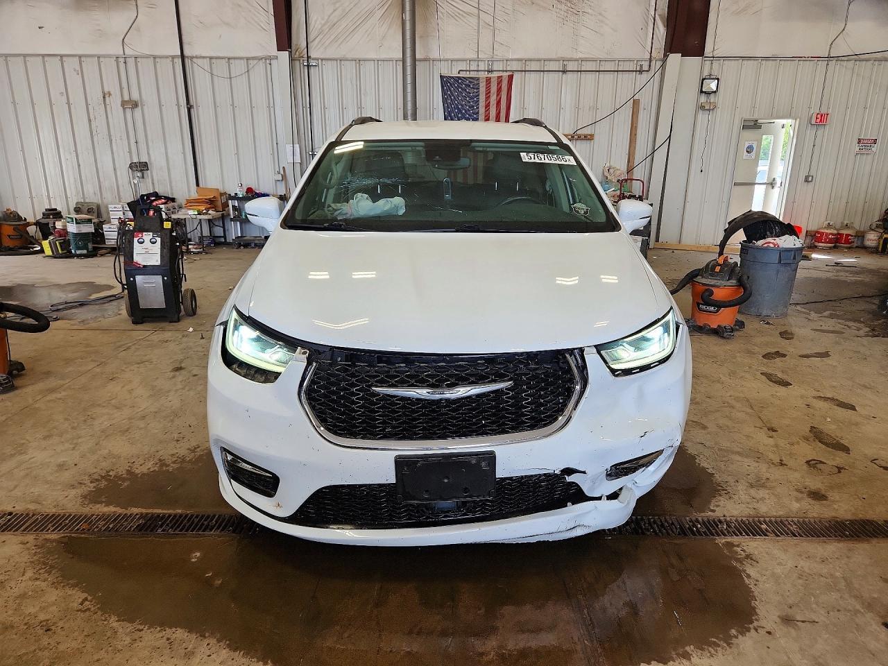 2021 Chrysler Pacifica Touring L - Image 5