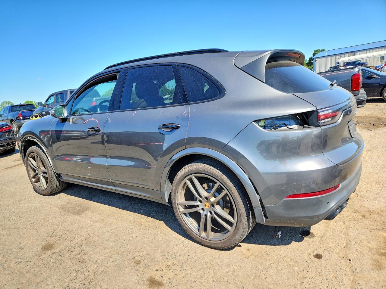 2021 Porsche Cayenne - Фото 2