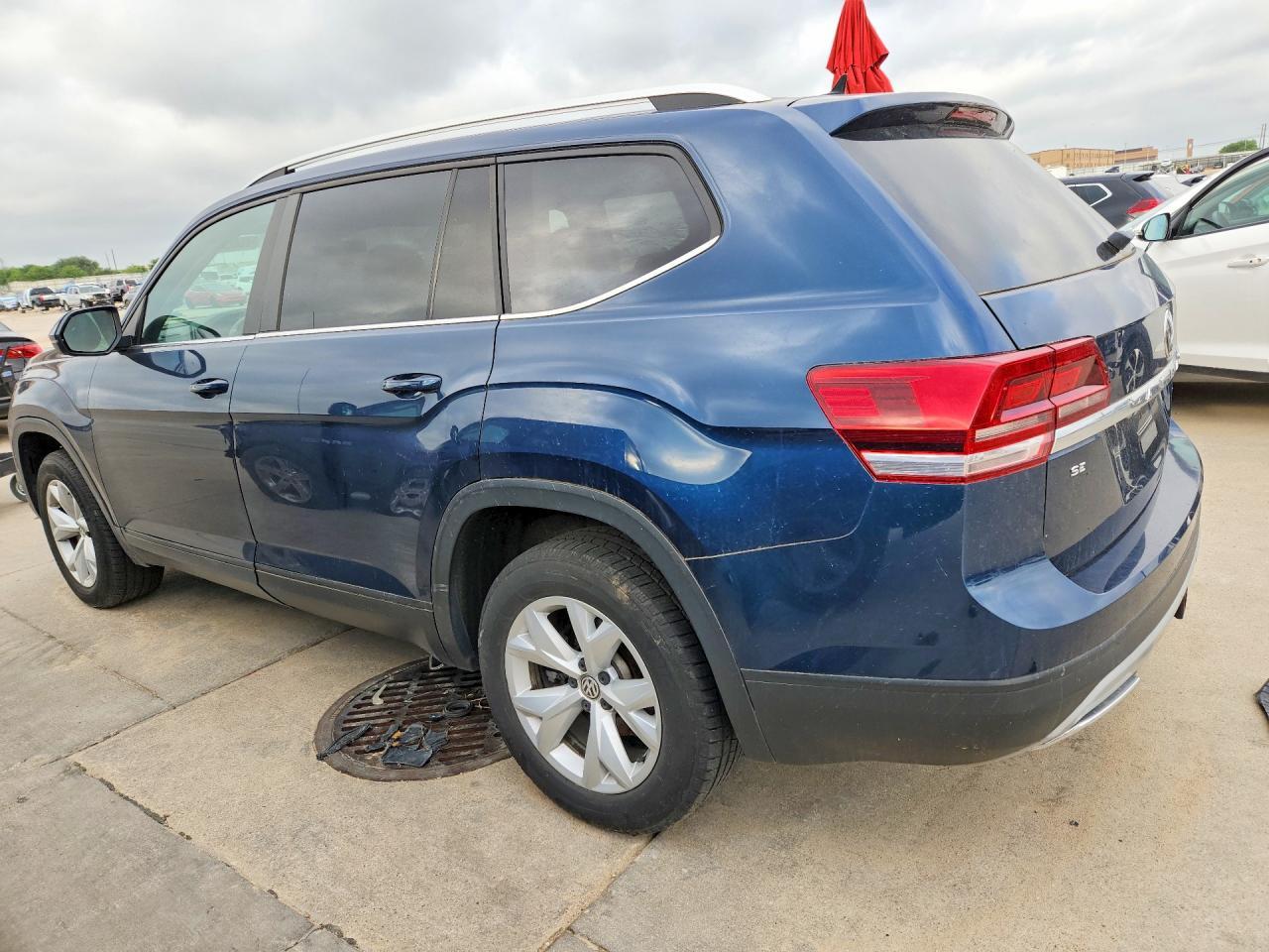 2018 Volkswagen Atlas Se - Image 2