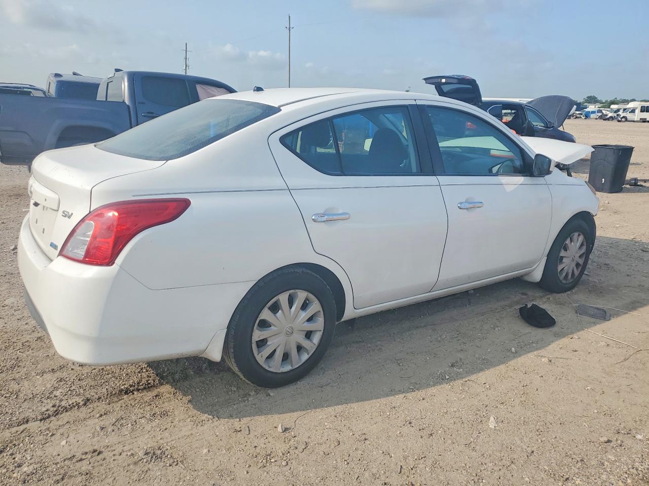 2016 Nissan Versa 1.6 Sv - Фото 3