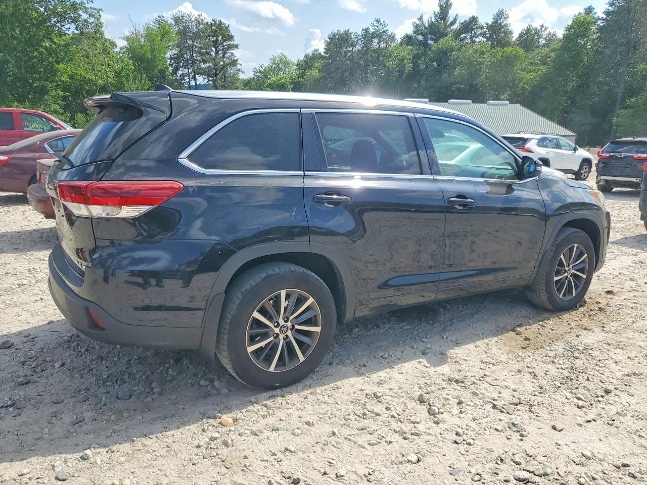 2018 Toyota Highlander - Фото 3