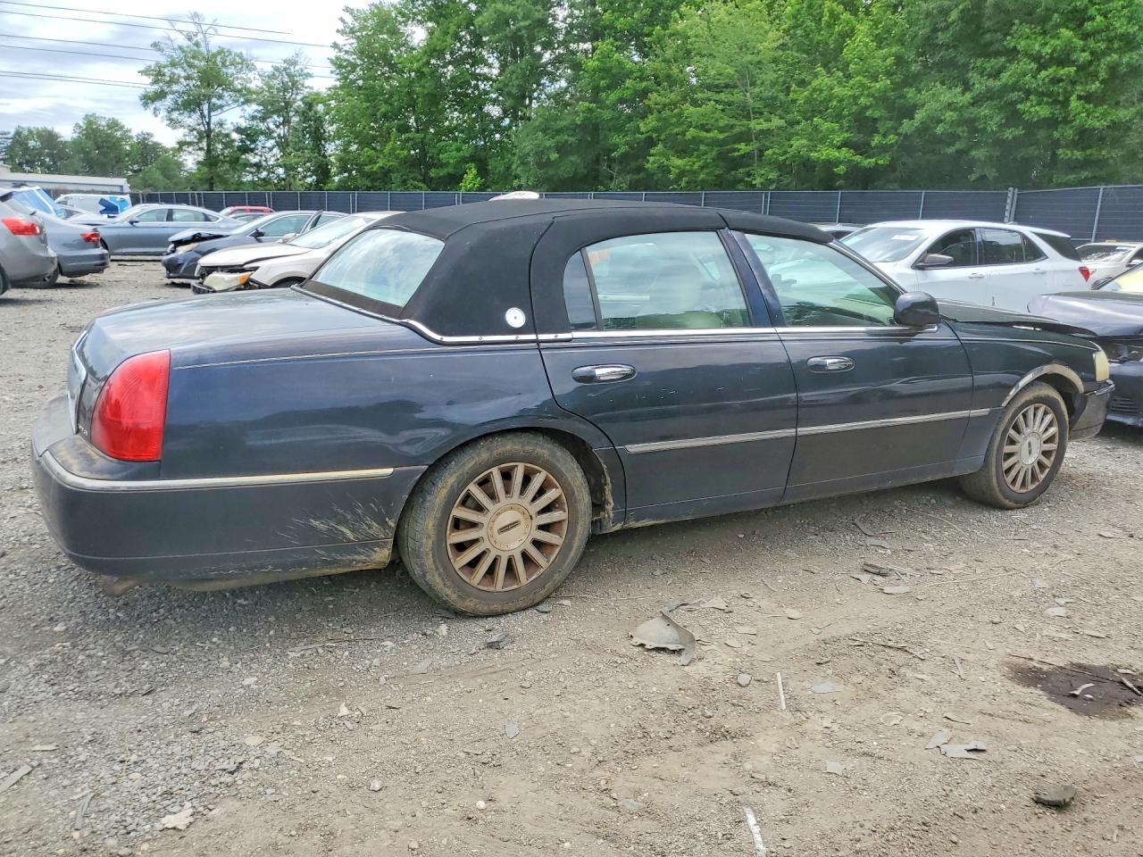 2003 Lincoln Town Car Executive - Фото 3